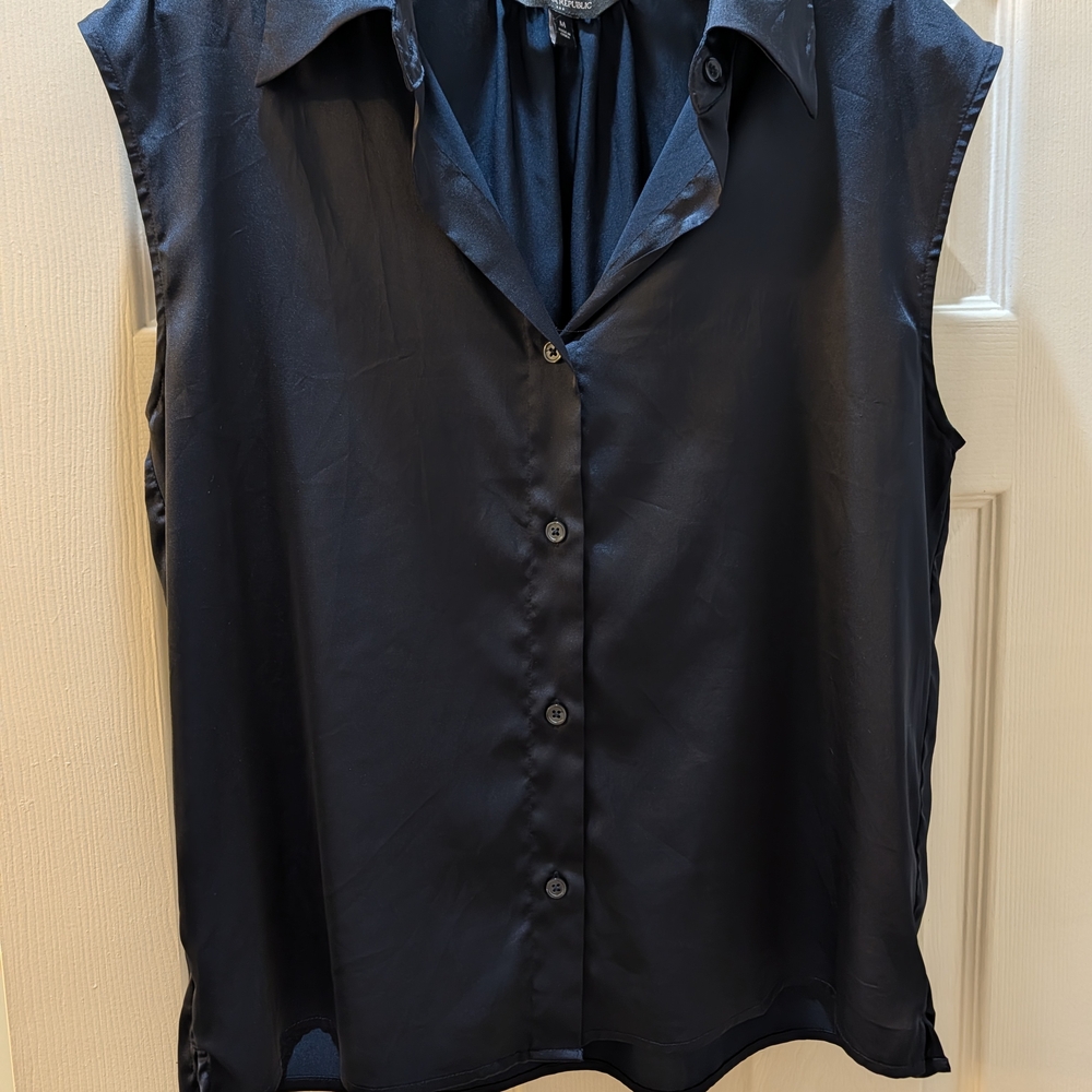 Banana Republic Navy Sleeveless Satin Button-Front Blouse